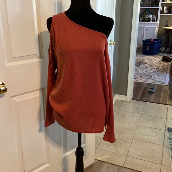 Tops - Cutout one shoulder sweater top